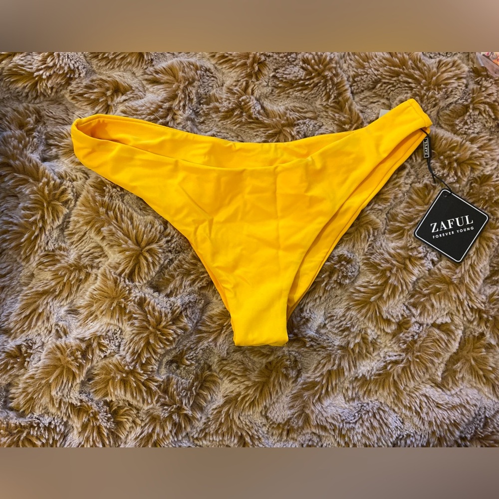 NWT Zaful yellow cheeky bikini bottoms